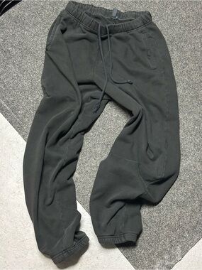 SKIMS Men's Black Relaxed cotton joggers M